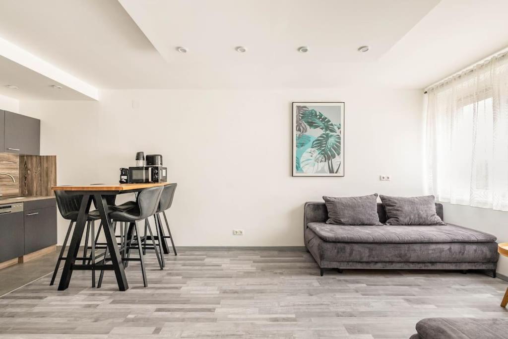 Cozy Renovated Apartment Close To Schoenbrunn Palace Vienna Exterior photo