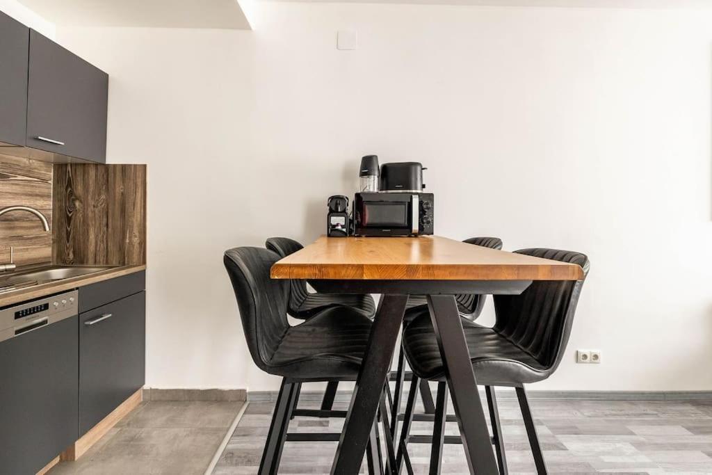 Cozy Renovated Apartment Close To Schoenbrunn Palace Vienna Exterior photo
