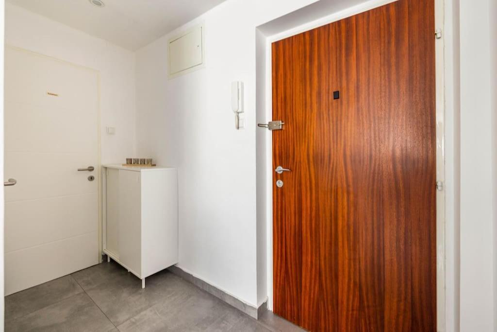 Cozy Renovated Apartment Close To Schoenbrunn Palace Vienna Exterior photo