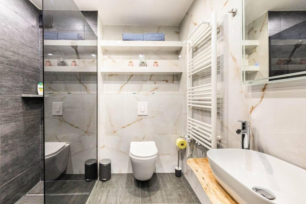 Cozy Renovated Apartment Close To Schoenbrunn Palace Vienna Exterior photo